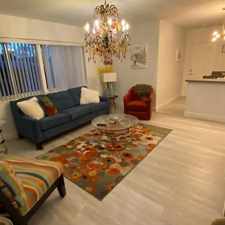 Few Steps From The Beach -Awesome 1Br1Ba